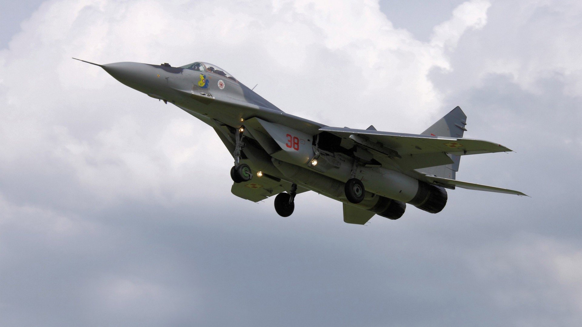 乐鱼娱乐app-乔·莫伊：在比赛中，他的scrum表现为全黑队提供了强大的进攻动力，乔乔莫伊斯的书