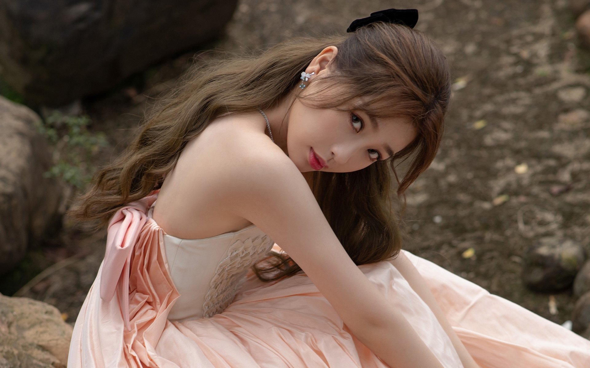 乐鱼体育登录-库里称赞队友积极防守带动全队提升，库里的防守待遇