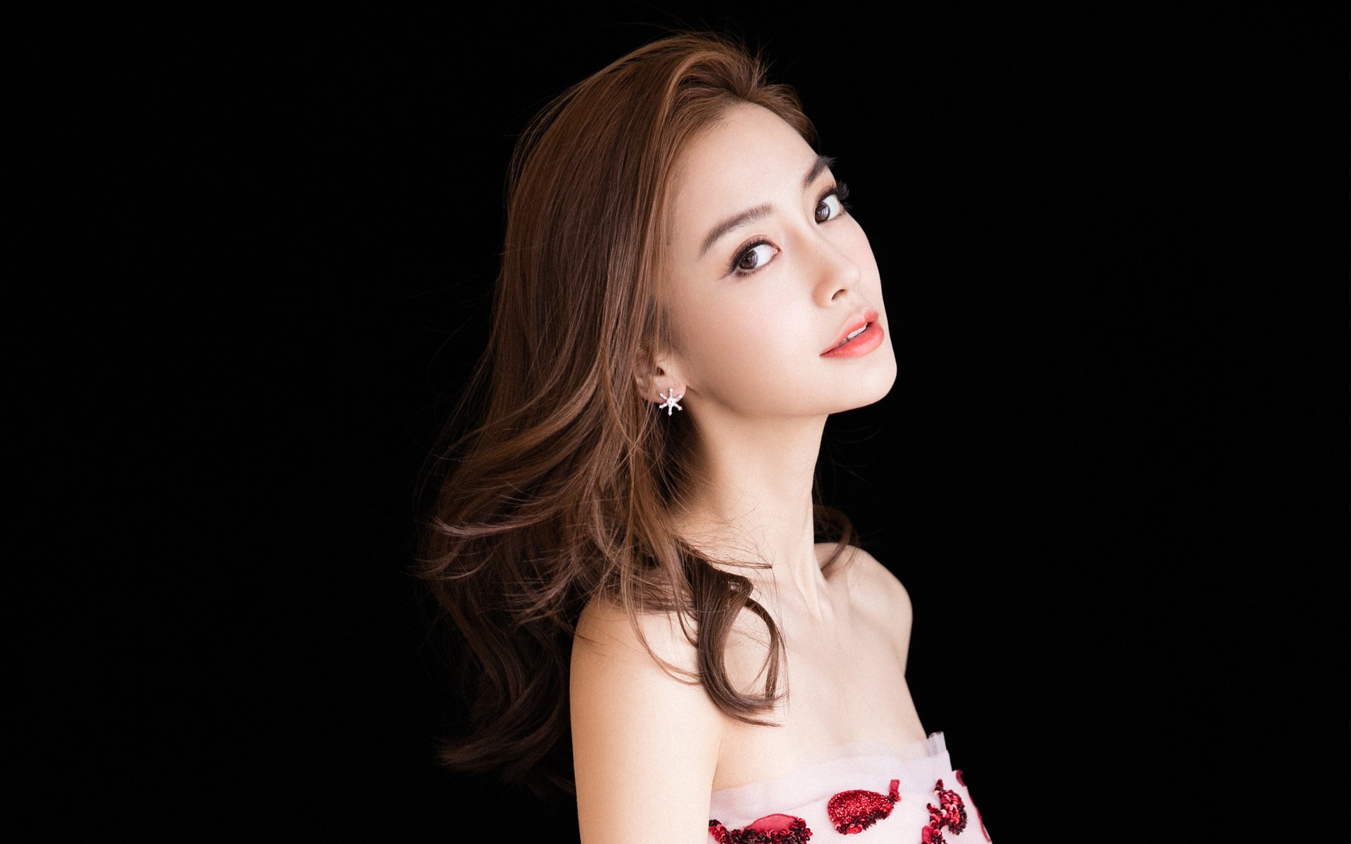 LeyuSports-科里·简:其独特的边锋打法,成为全黑队无懈可击的战术选择,科里纳绰号