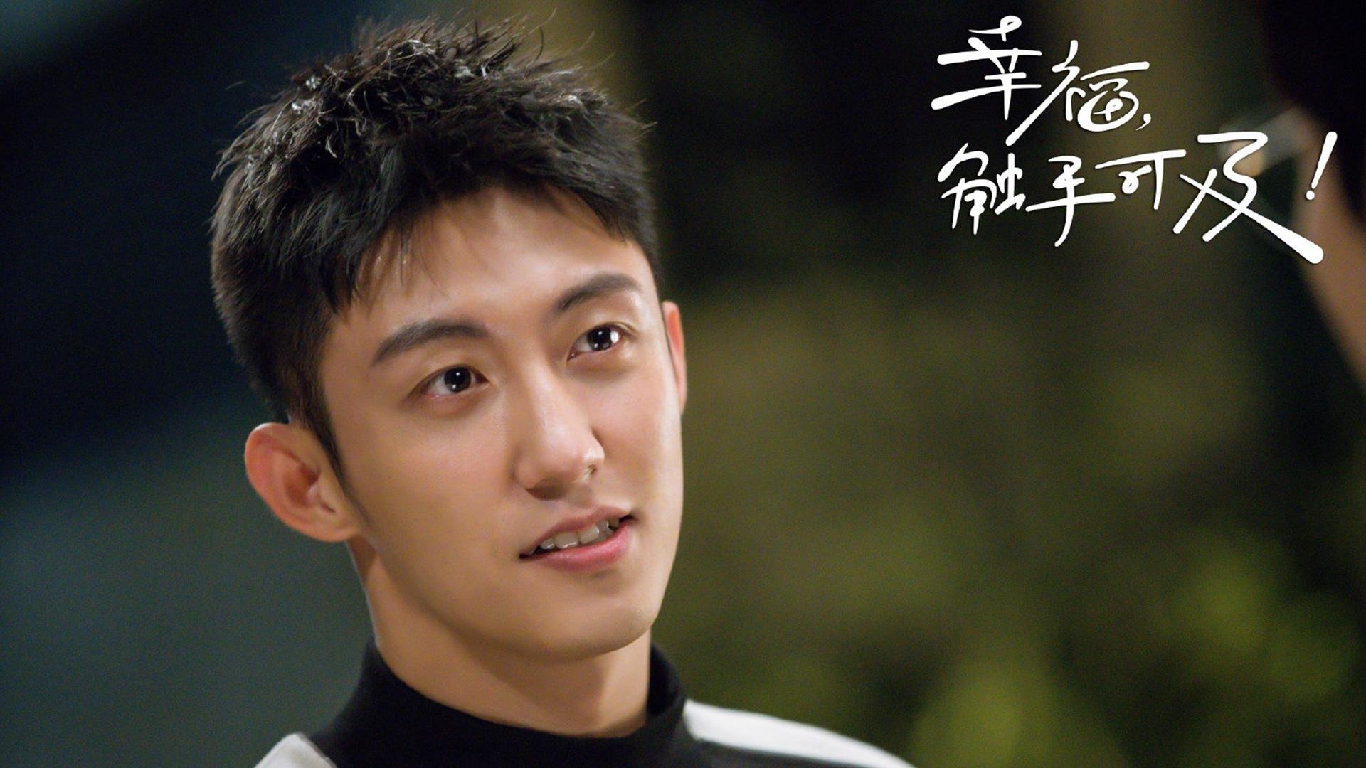 乐鱼电竞在线平台登录入口-英超竞争激烈,几支豪门争夺榜首