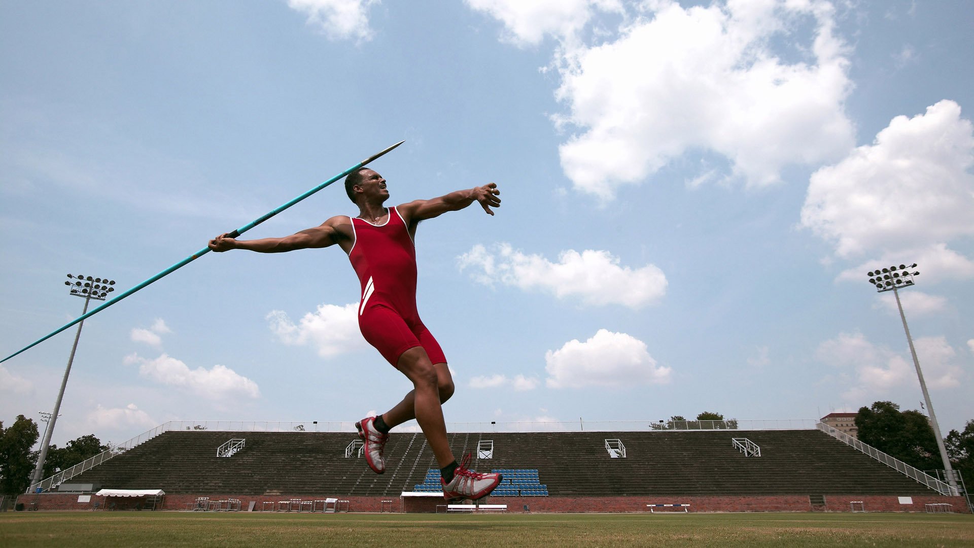 Leyu Sports (乐鱼体育)-马克西姆·格鲁塞赛场表现引发媒体关注,马克西姆比赛